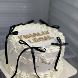 7.5” Vintage Cake